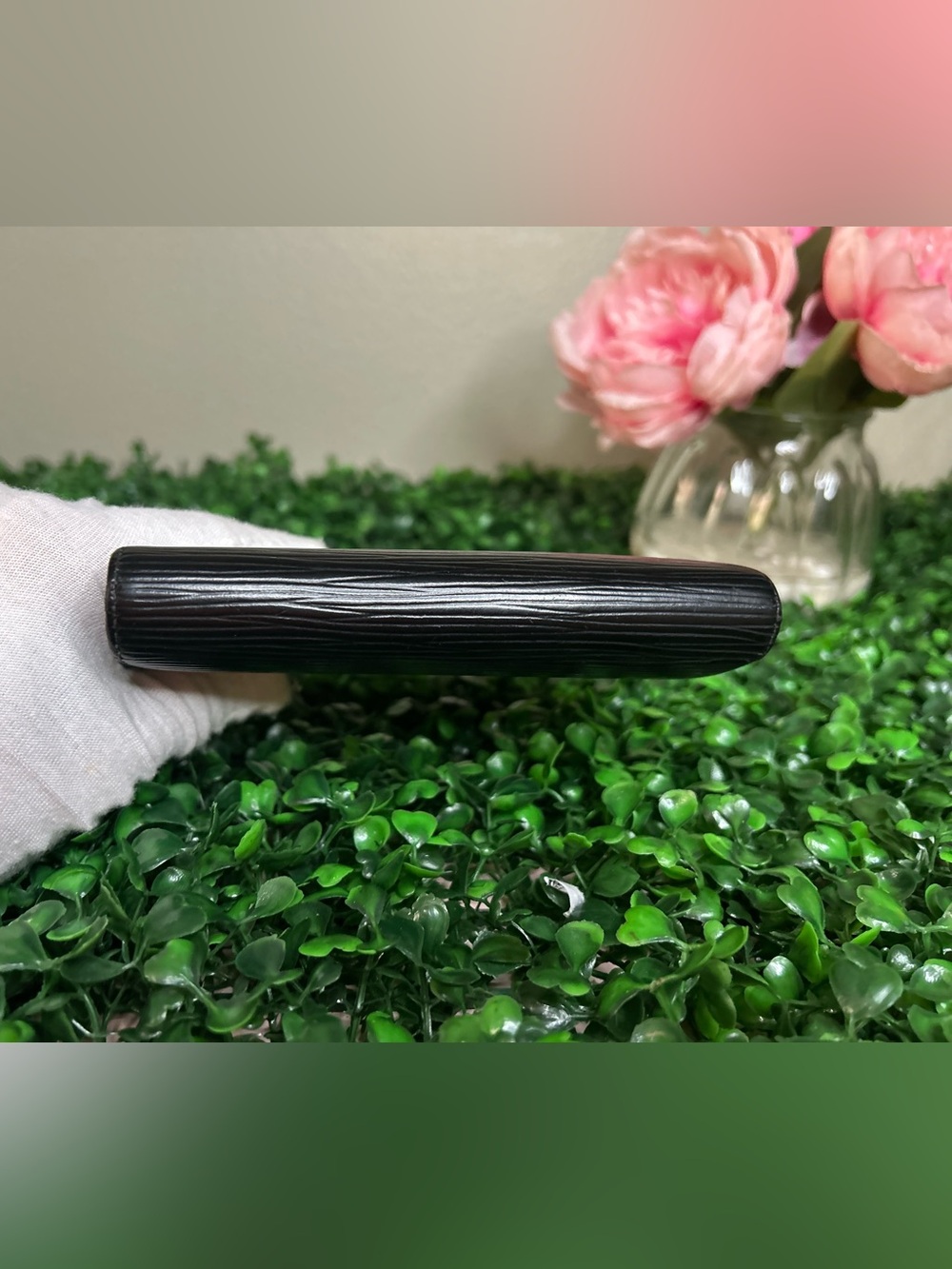 Louis Vuitton Black Epi Porte-Monnaie Viennois Kisslock Wallet Compact MI0948 - Picture 11 of 13